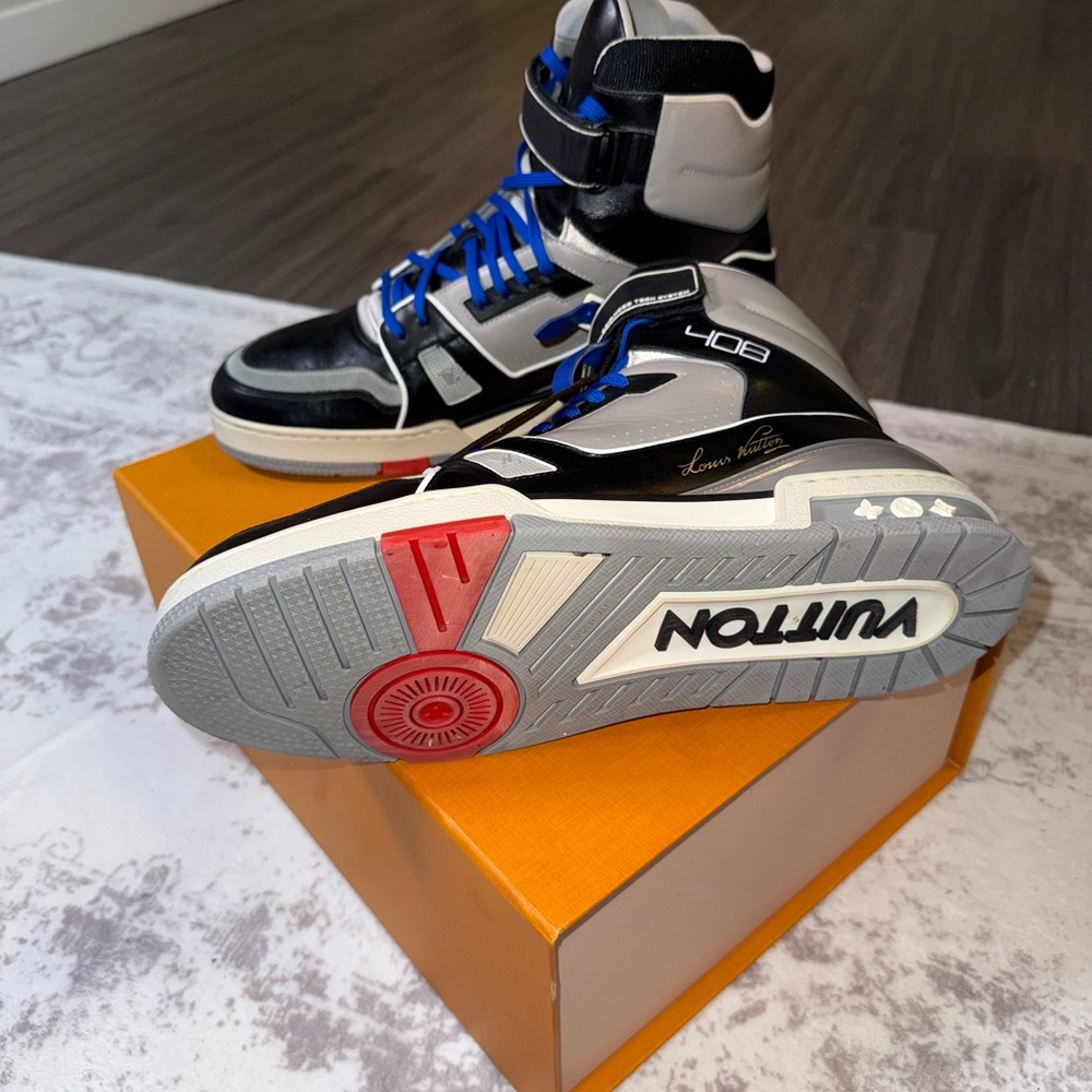 Louis Vuitton VIRGIL ALBOH (RARE) 1st Sneaker - Picture 5 of 16